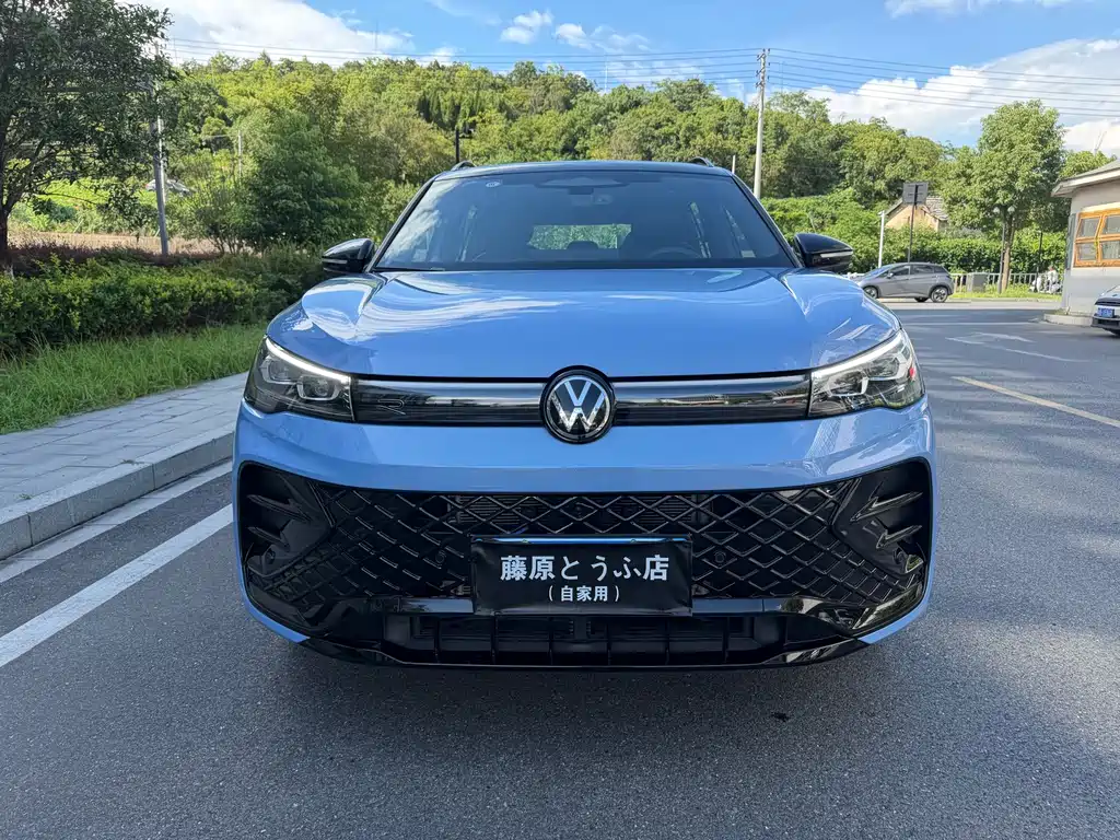 Volkswagen Tiguan L — миниатюра 2