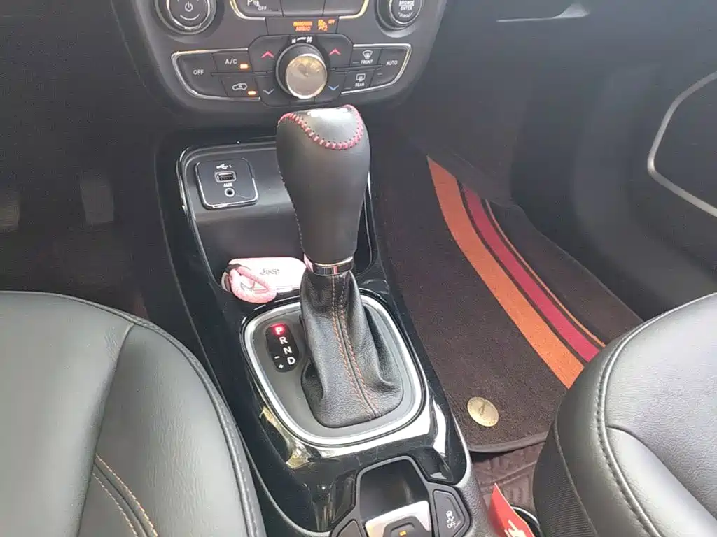 Jeep Compass — миниатюра 14