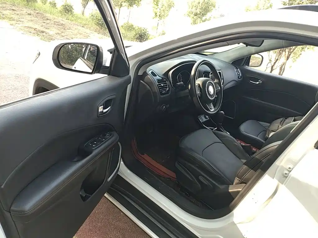 Jeep Compass — миниатюра 16