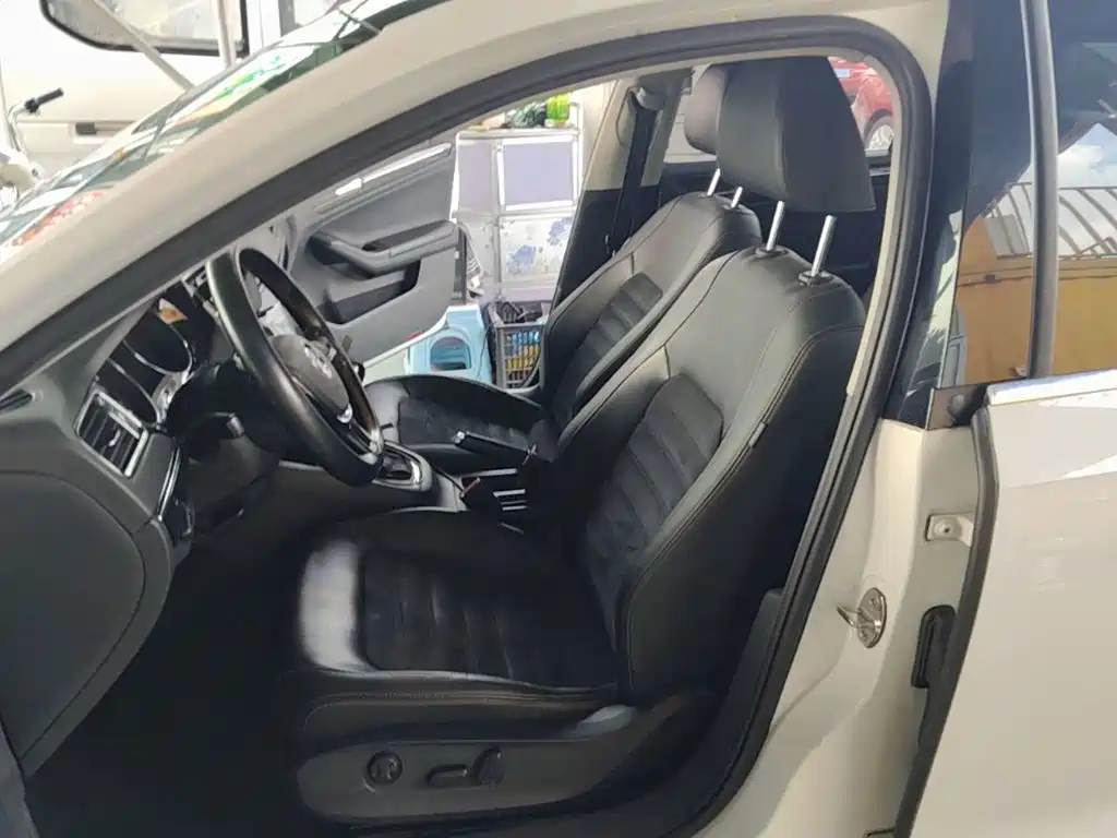 Volkswagen Sagitar — миниатюра 15