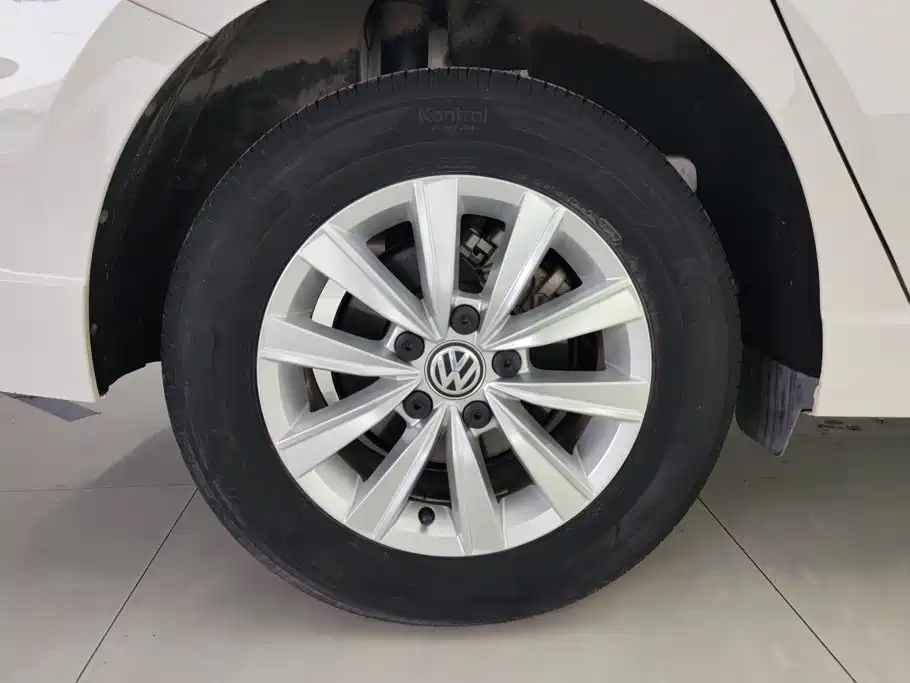 Volkswagen Lavida — миниатюра 6