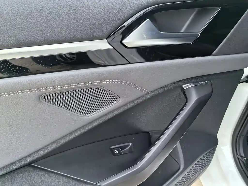 Volkswagen Sagitar — миниатюра 31