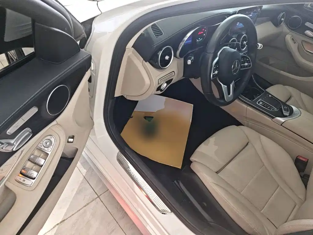 Mercedes-Benz C-Class — миниатюра 16