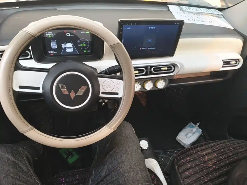 Wuling MINIEV — миниатюра 10