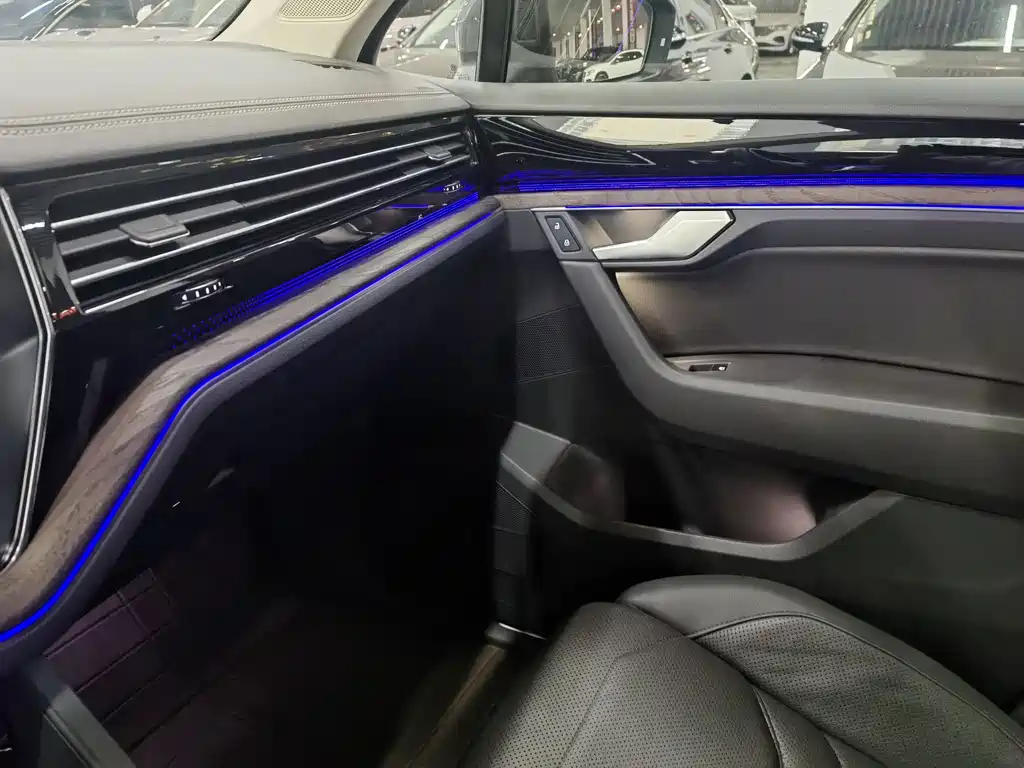 Volkswagen Touareg — миниатюра 13