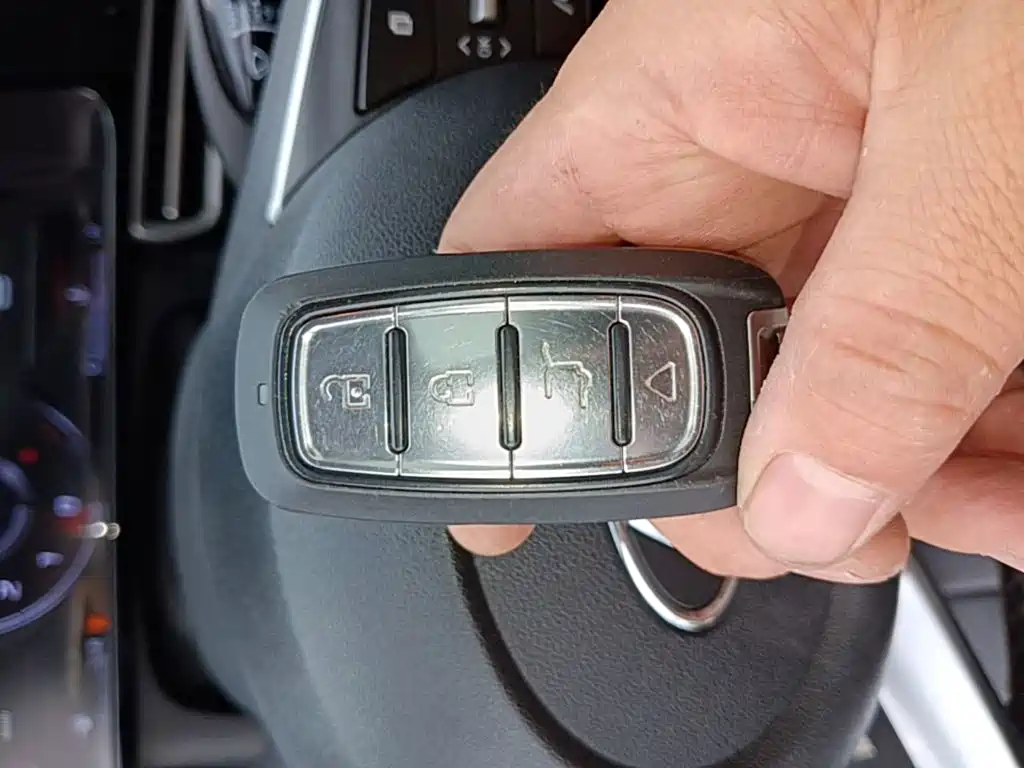 Hyundai Elantra — миниатюра 9