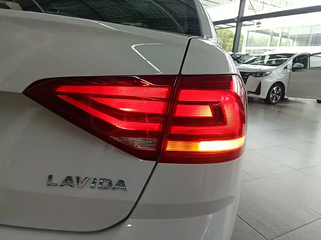 Volkswagen Lavida — миниатюра 8