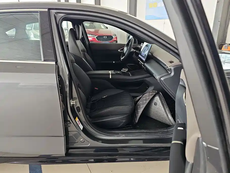 Changan Eado — миниатюра 8