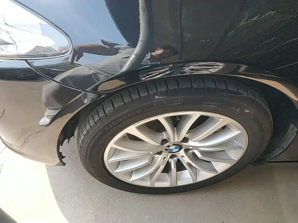 BMW 5 Series — миниатюра 23