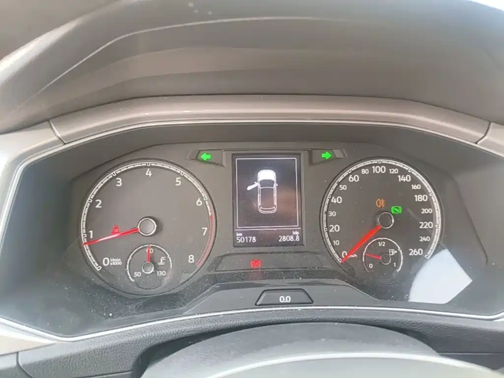 Volkswagen T-Roc — миниатюра 12
