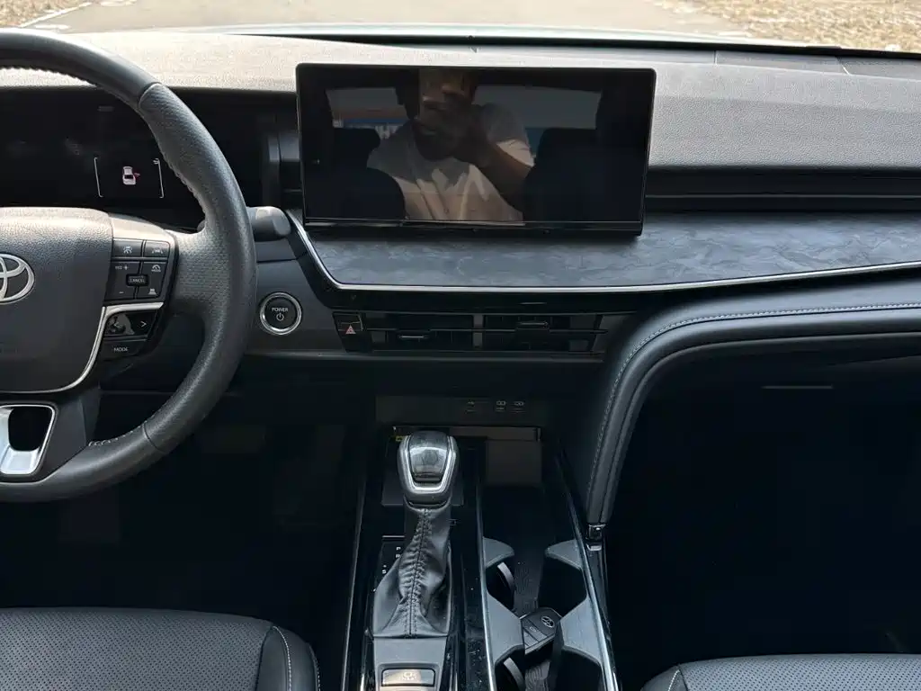 Toyota Camry — миниатюра 22