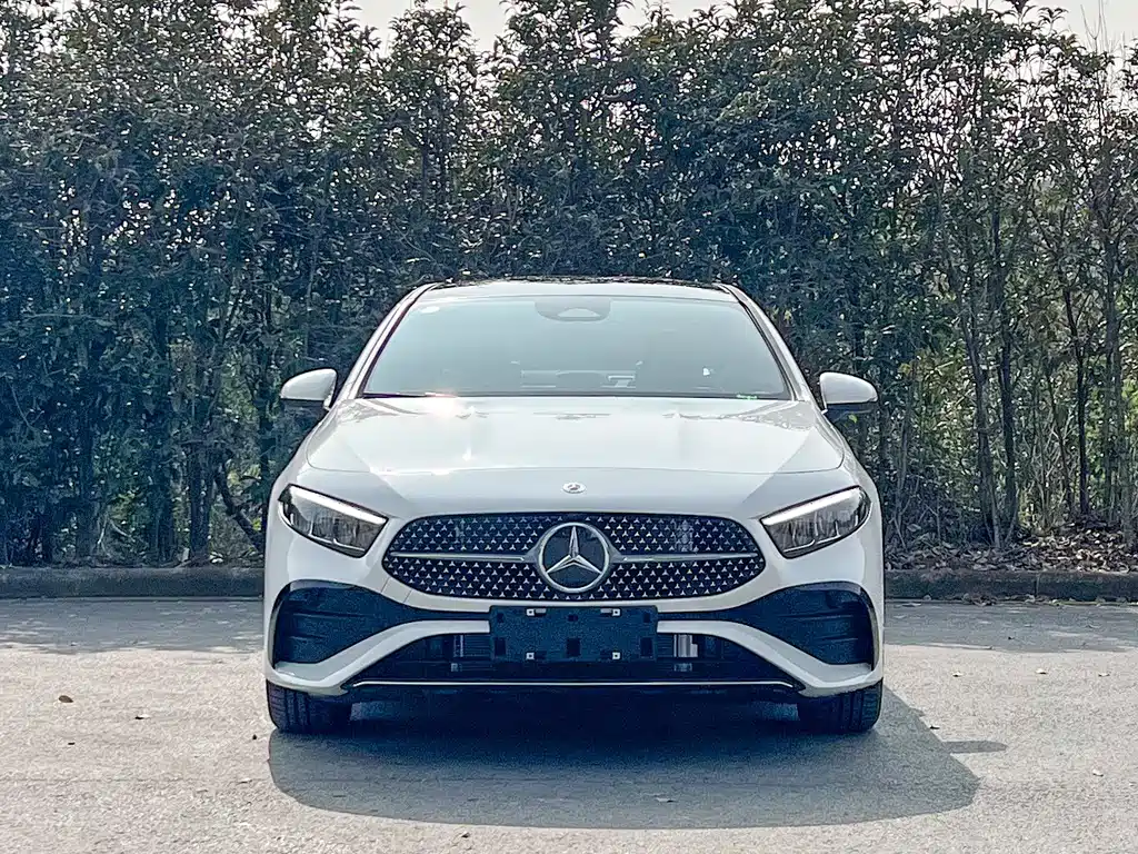 Mercedes-Benz A-Class A 2025 A 200 L Fashion