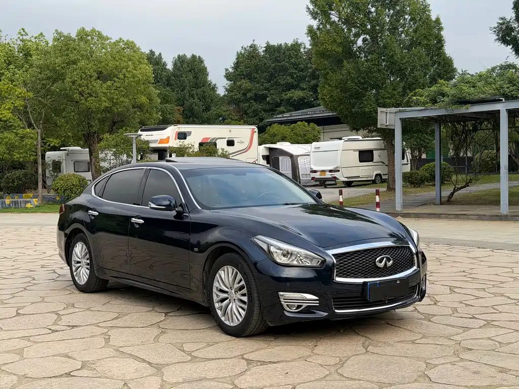 Infiniti Q70 — миниатюра 12