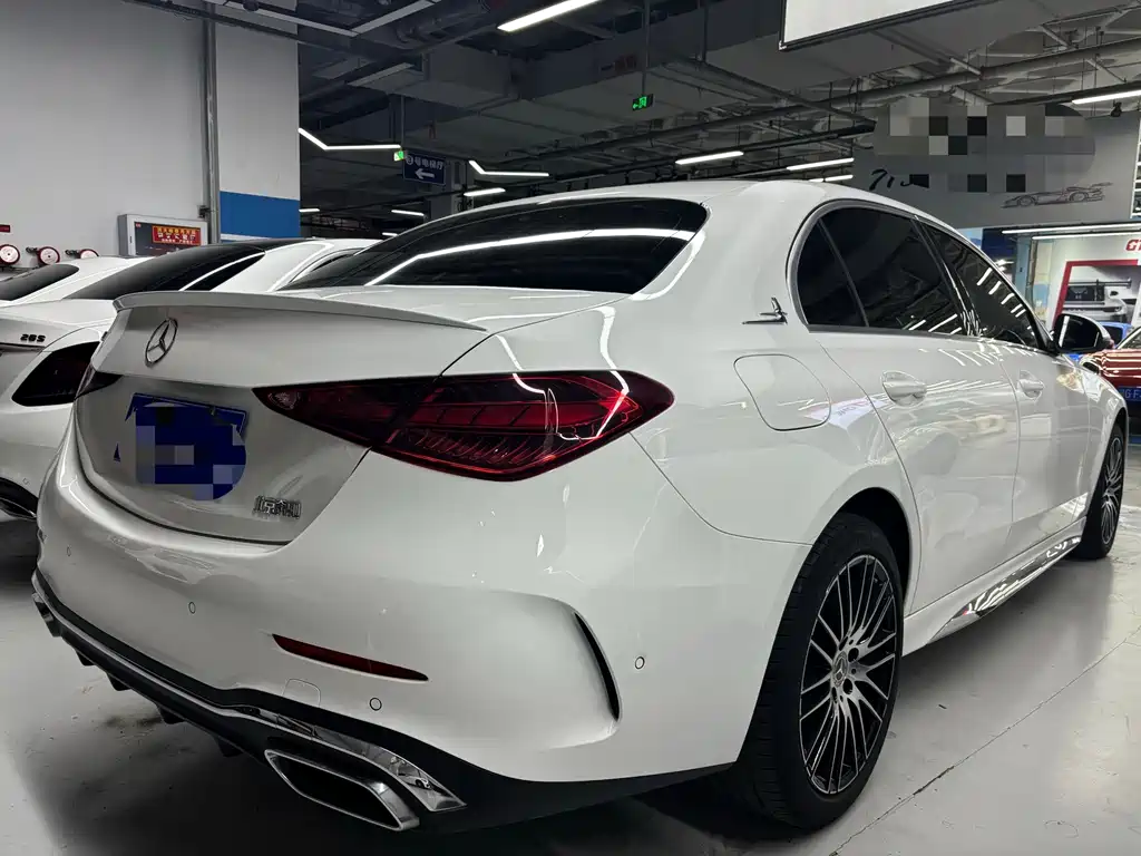 Mercedes-Benz C-Class — миниатюра 6