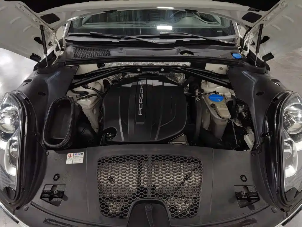 Porsche Macan — миниатюра 6