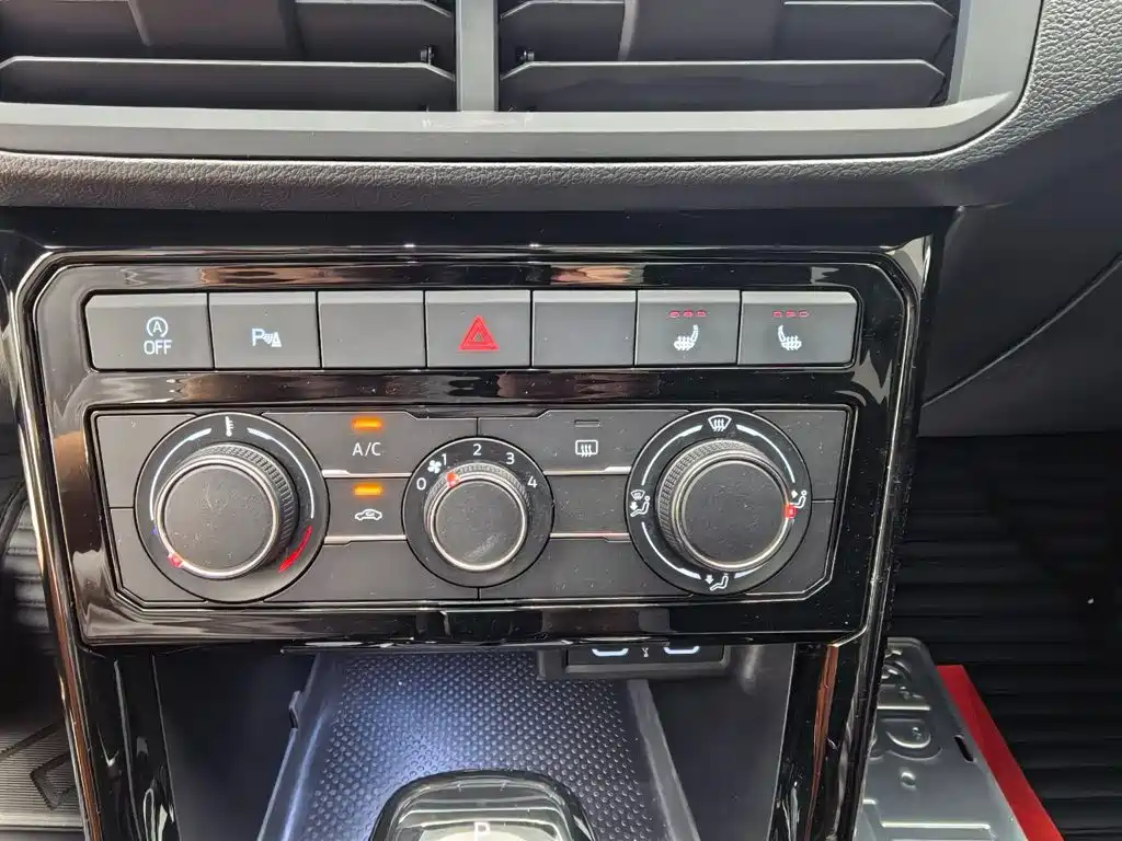 Volkswagen Tacqua 1.5L Auto Joy Connected Edition, фото 19