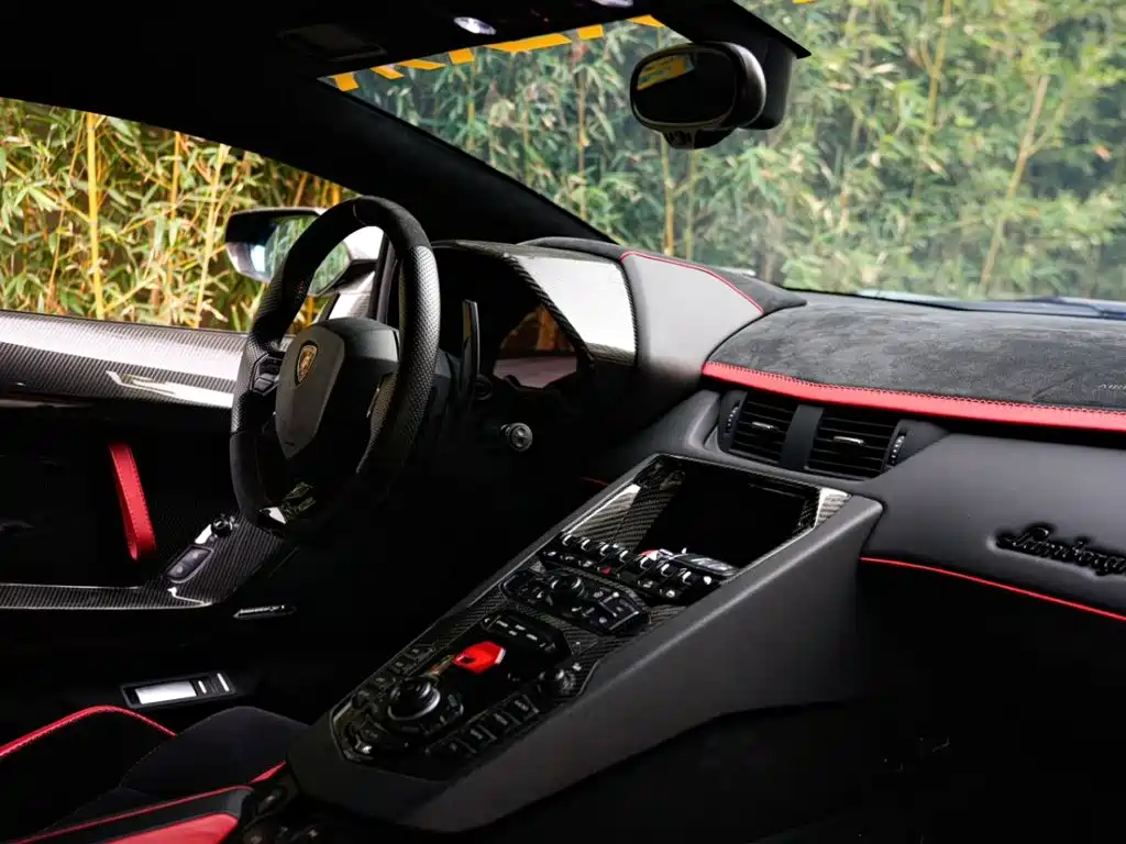 Lamborghini Aventador — миниатюра 15