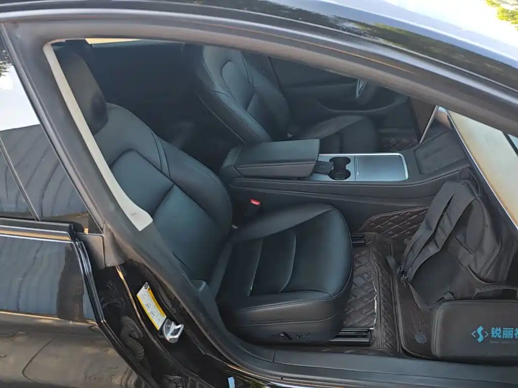 Tesla Model 3 — миниатюра 25