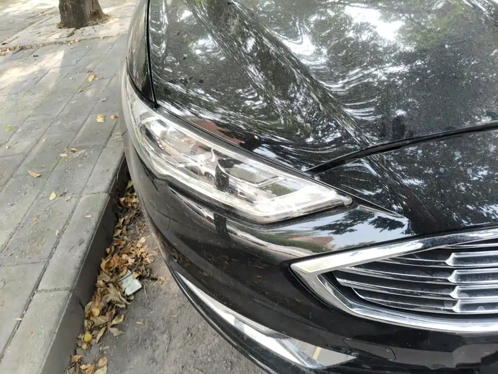 Ford Mondeo — миниатюра 7