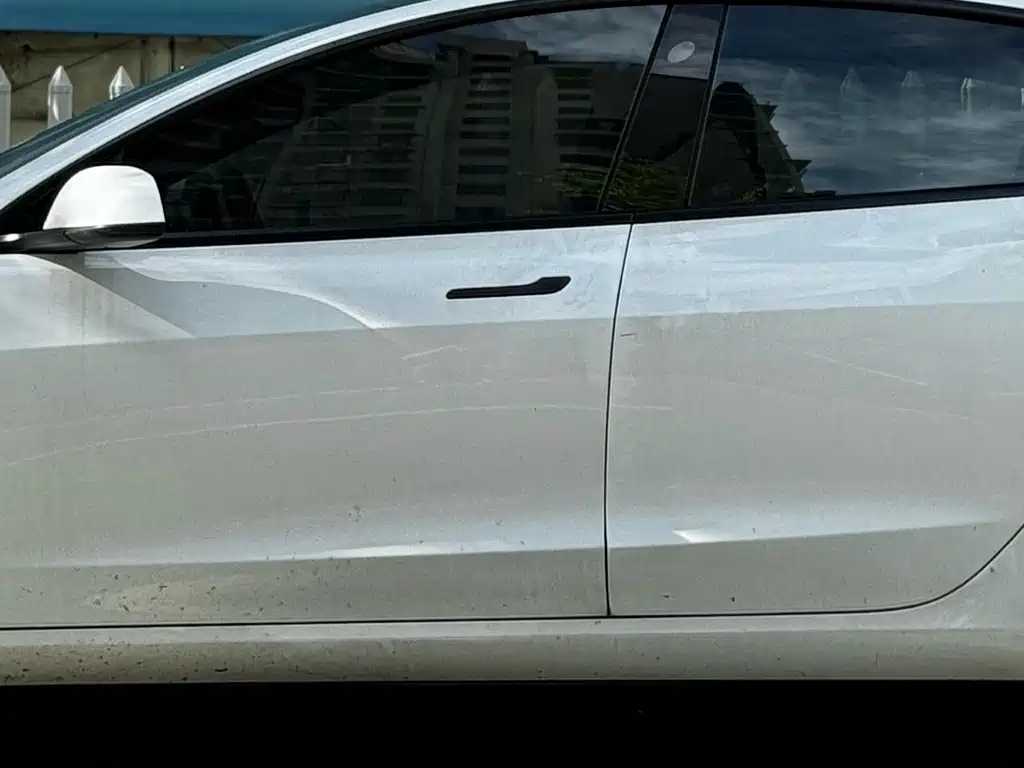 Tesla Model 3 — миниатюра 9