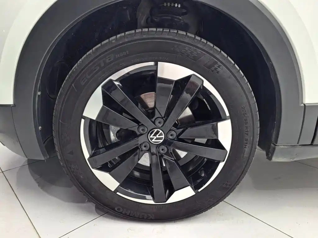 Volkswagen Tacqua 1.5L Auto Joy Connected Edition, фото 15