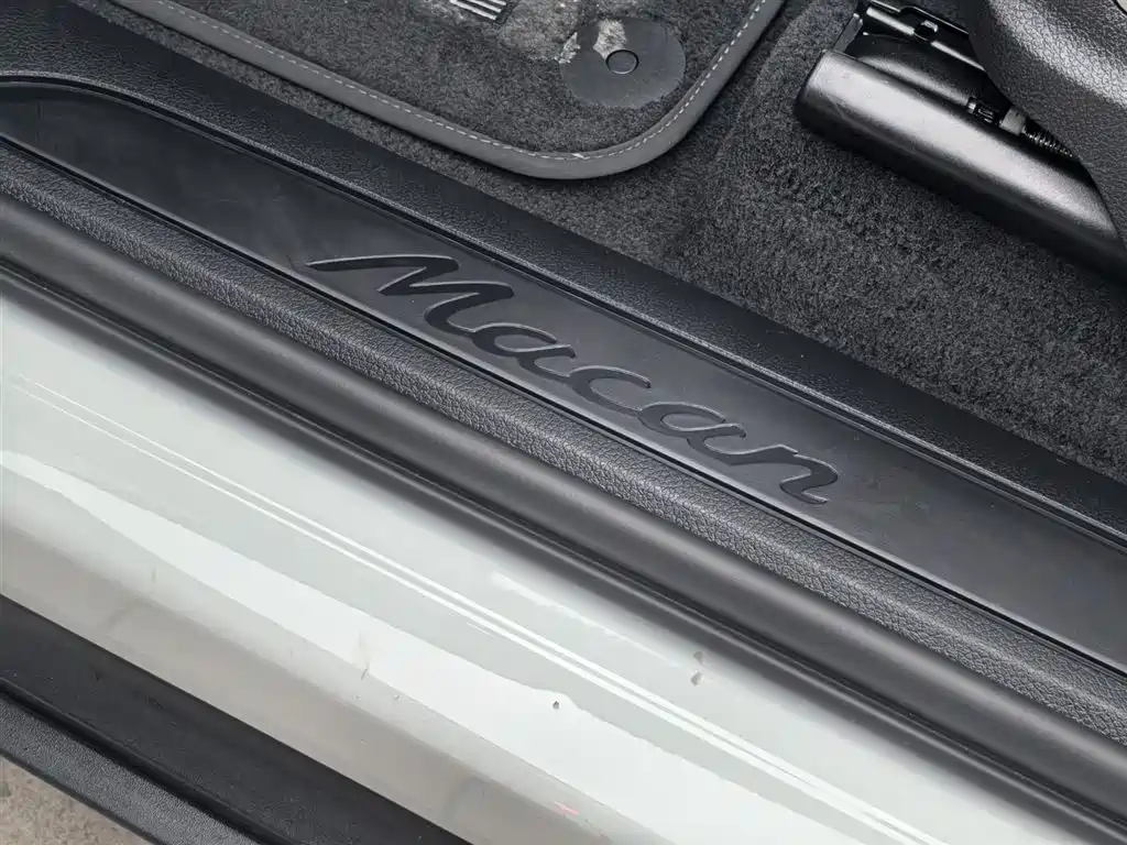 Porsche Macan — миниатюра 14