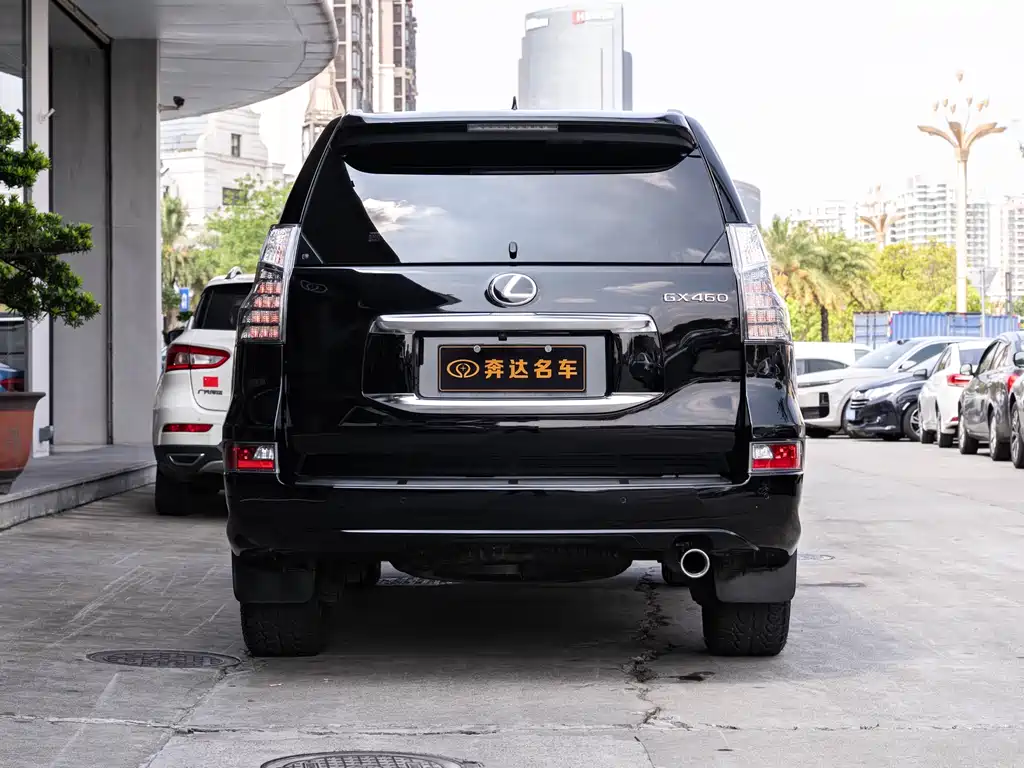 Lexus GX 2022 460 7 мест