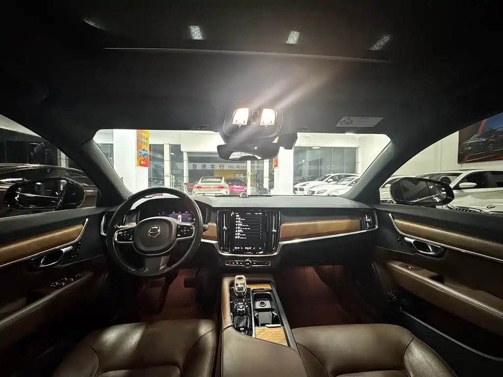 Volvo S90 — миниатюра 5