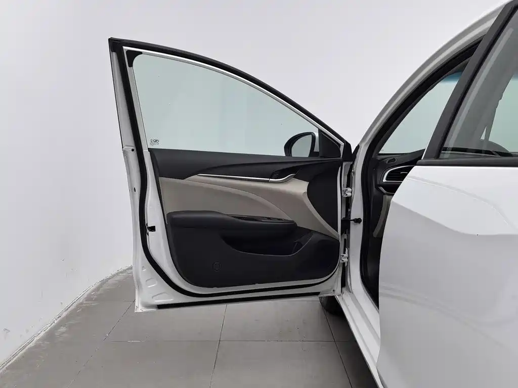 Buick Excelle — миниатюра 8