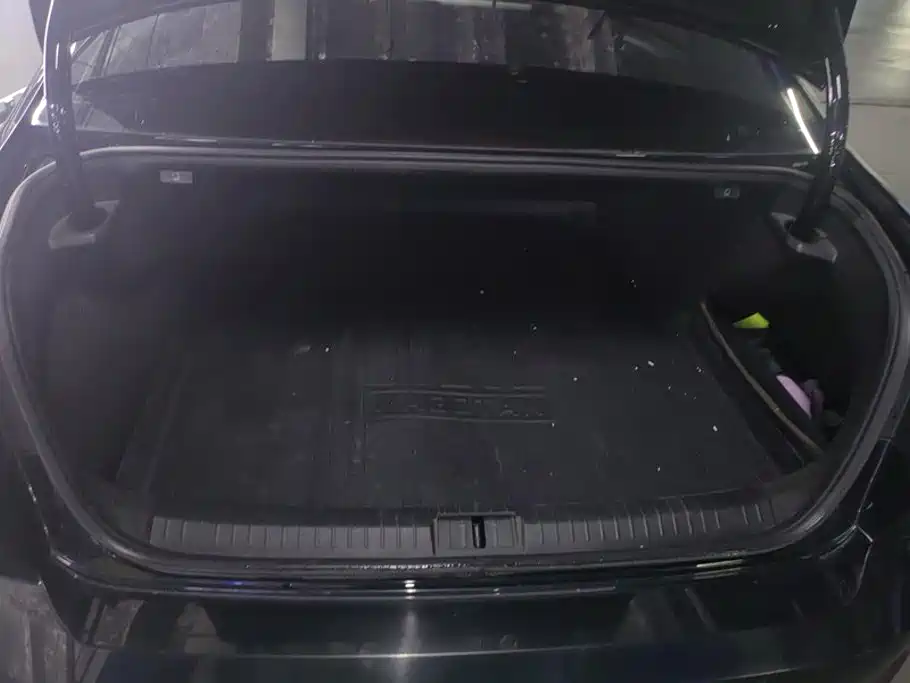 Volkswagen Magotan PHEV — миниатюра 4