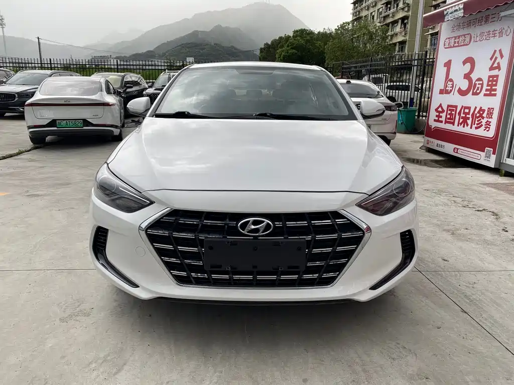 Hyundai Elantra — миниатюра 5