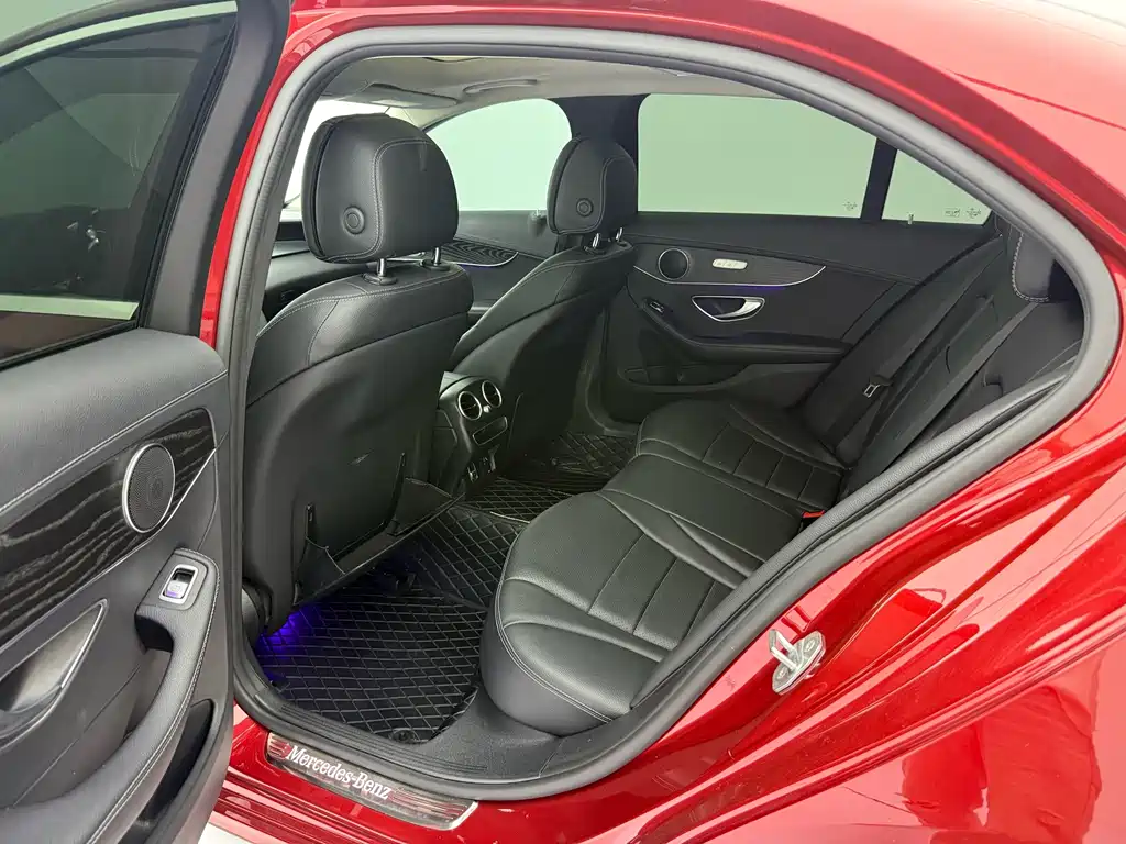 Mercedes-Benz C-Class — миниатюра 12