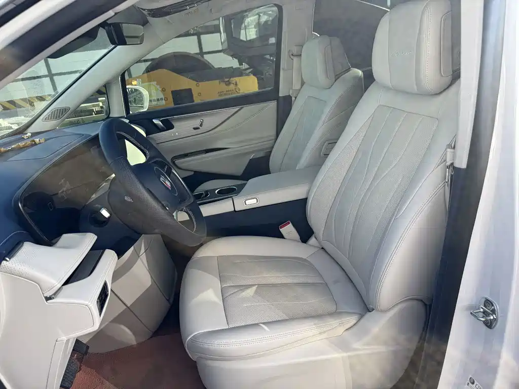 Buick GL8 Hybrid — миниатюра 11