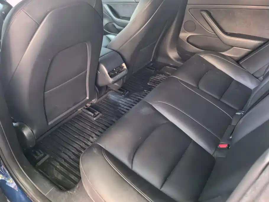 Tesla Model 3 — миниатюра 11