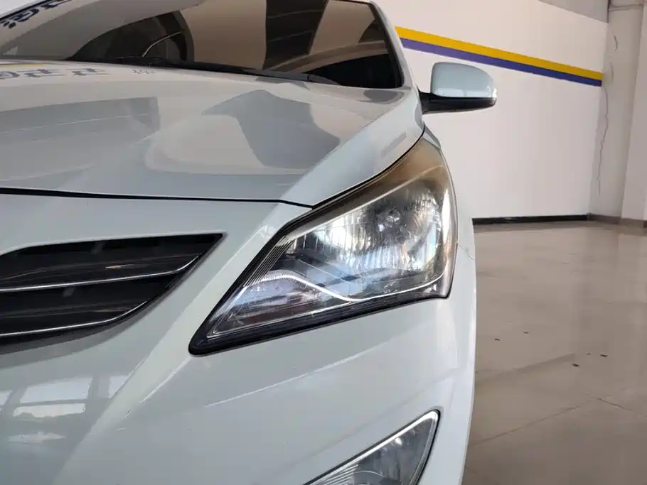 Hyundai Verna — миниатюра 5
