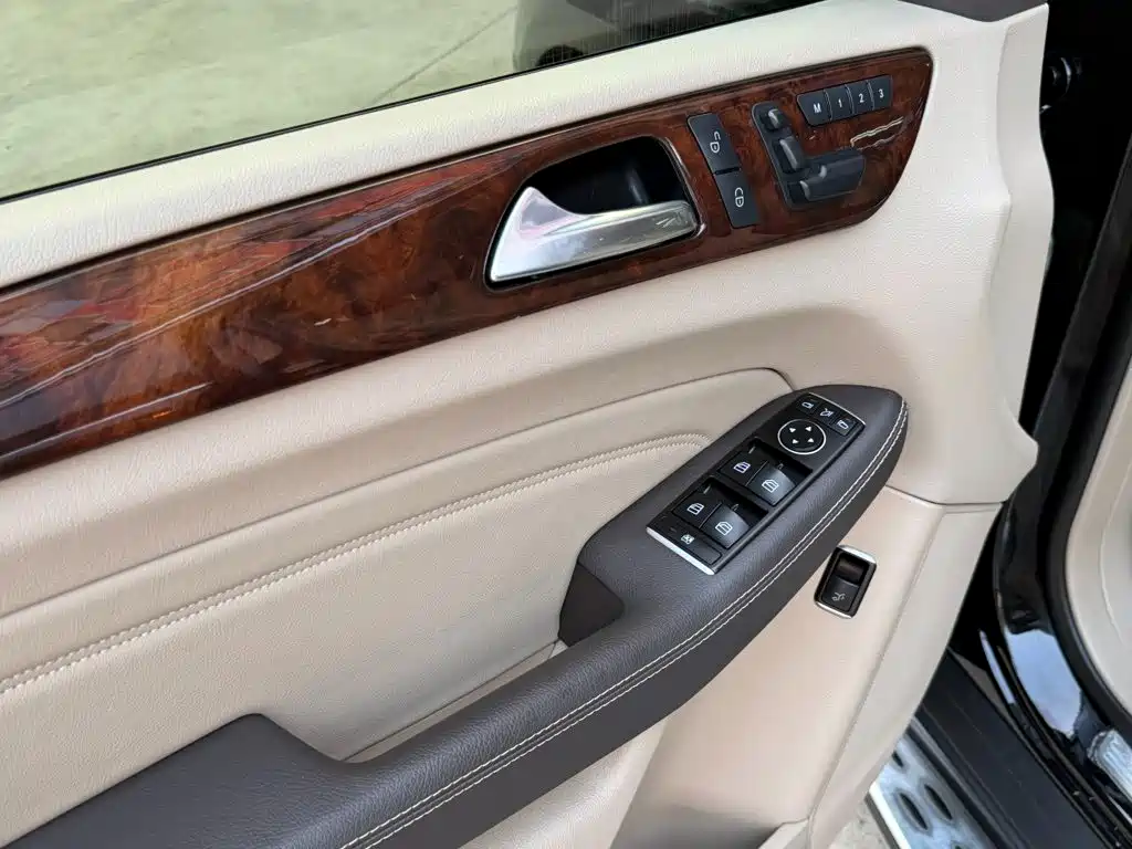 Mercedes-Benz M-Class — миниатюра 14