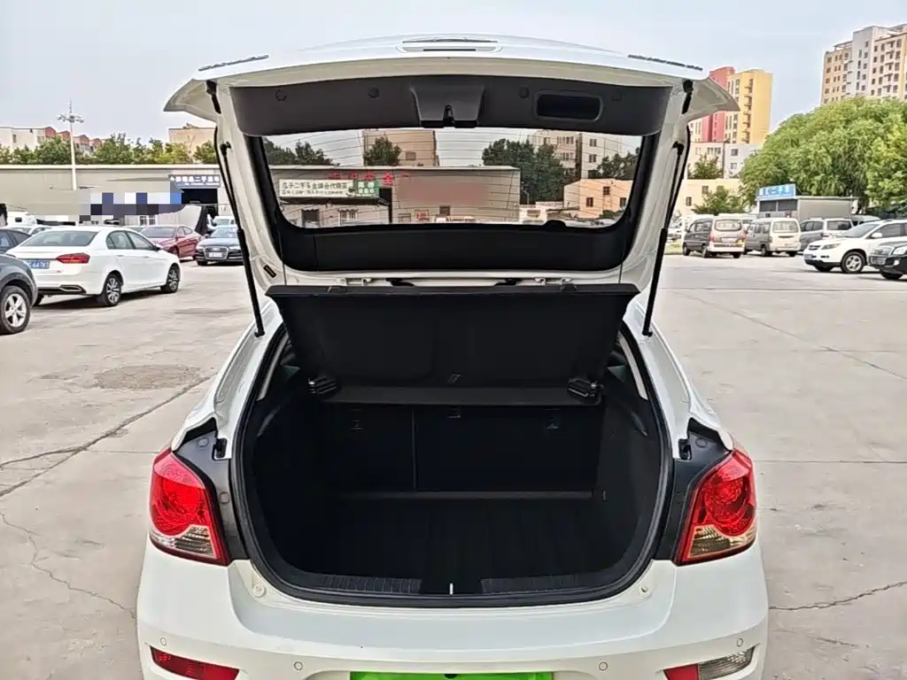 Chevrolet Cruze — миниатюра 19