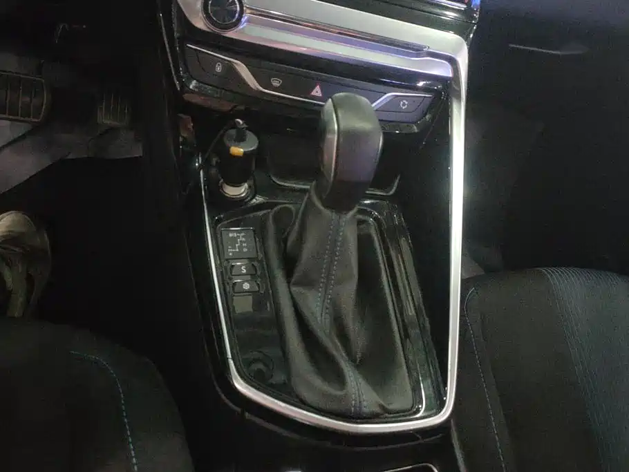 Peugeot 308 — миниатюра 16