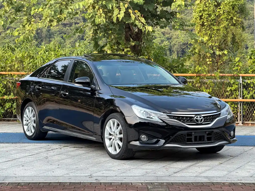 Toyota Reiz — миниатюра 3