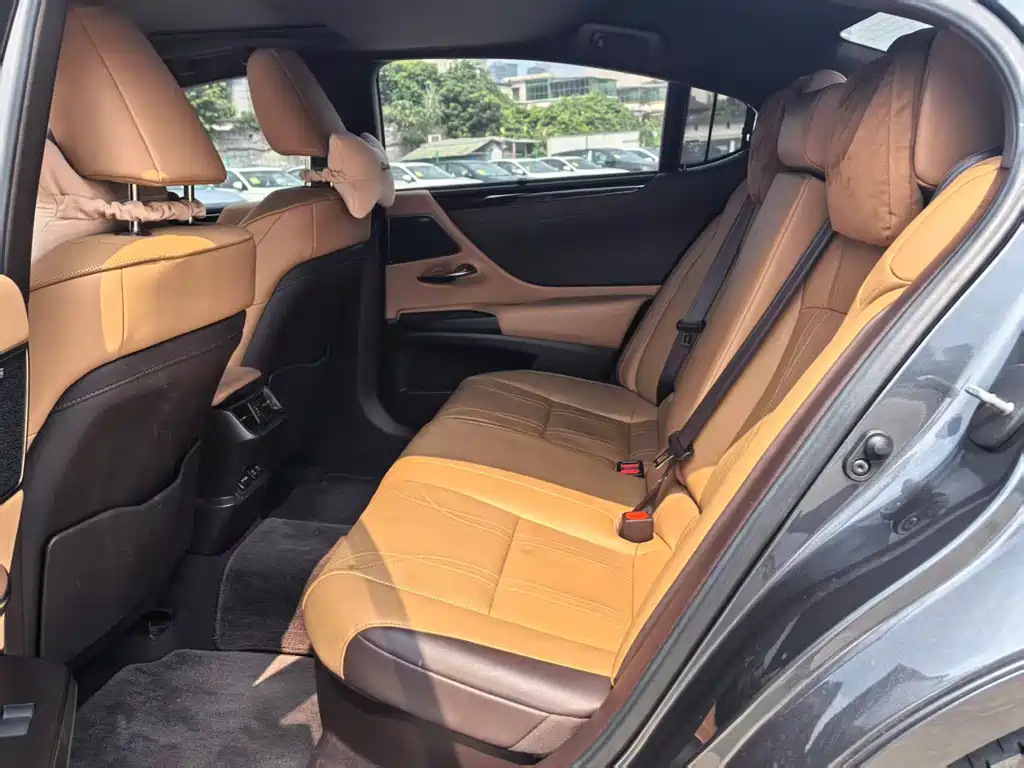 Lexus ES — миниатюра 7