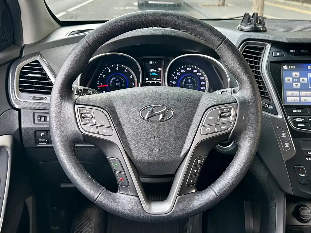 Hyundai Santa Fe — миниатюра 7