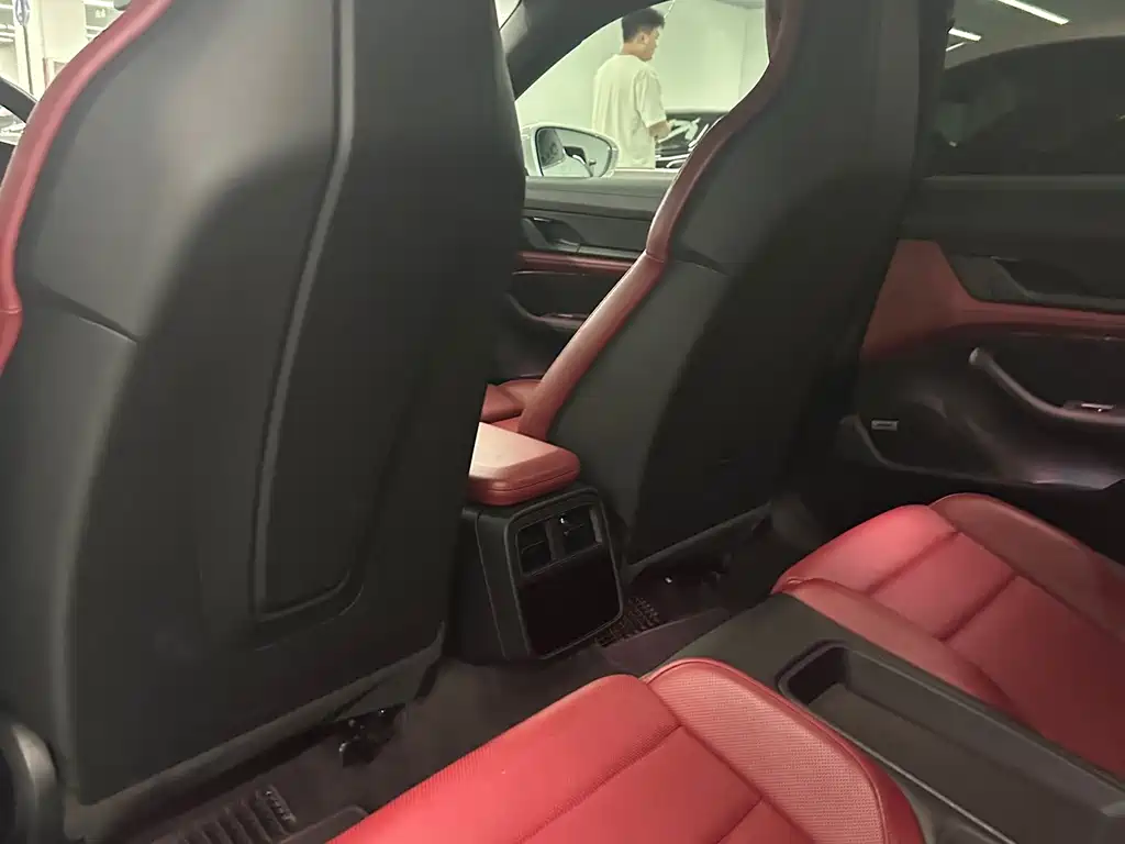 Porsche Taycan — миниатюра 10