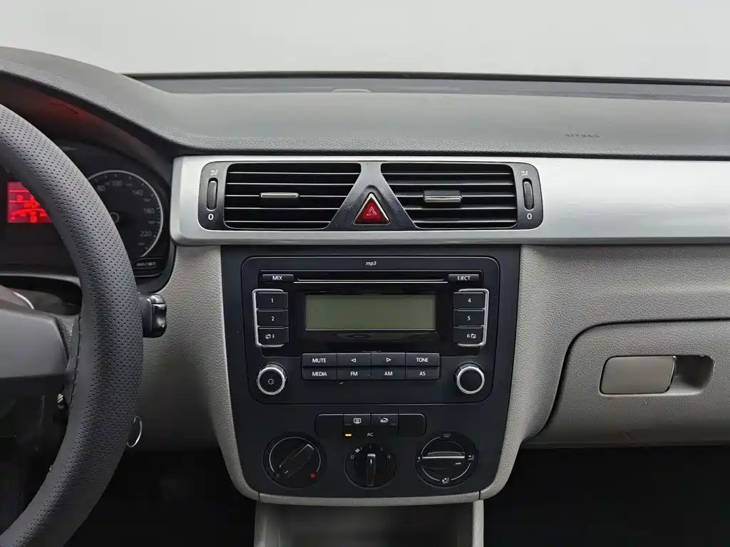 Volkswagen Bora — миниатюра 12