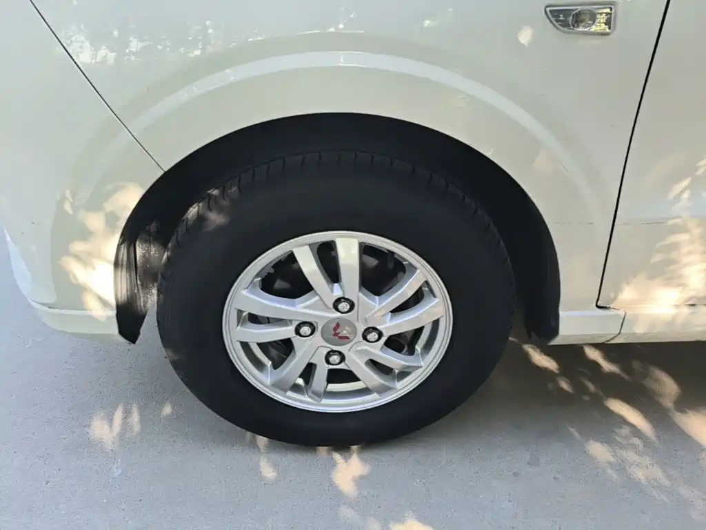 Wuling Hongguang — миниатюра 23