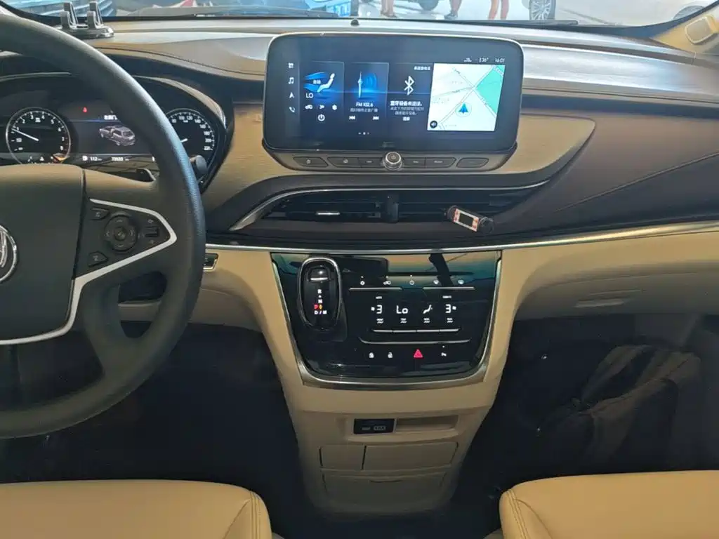 Buick GL8 — миниатюра 13