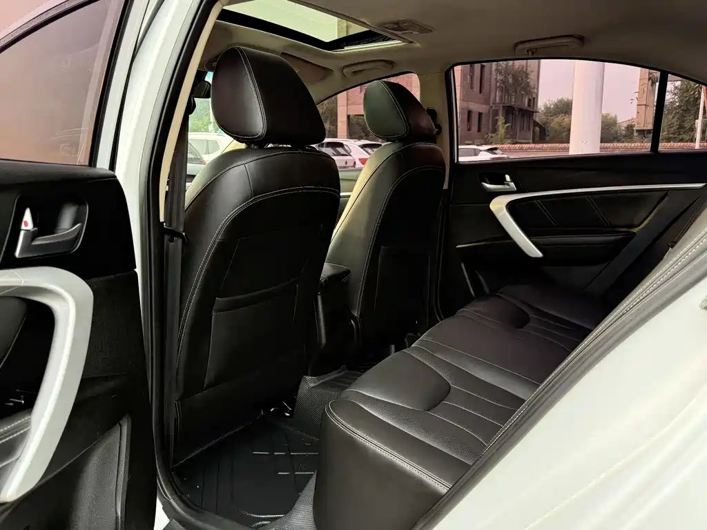 Geely Emgrand — миниатюра 12
