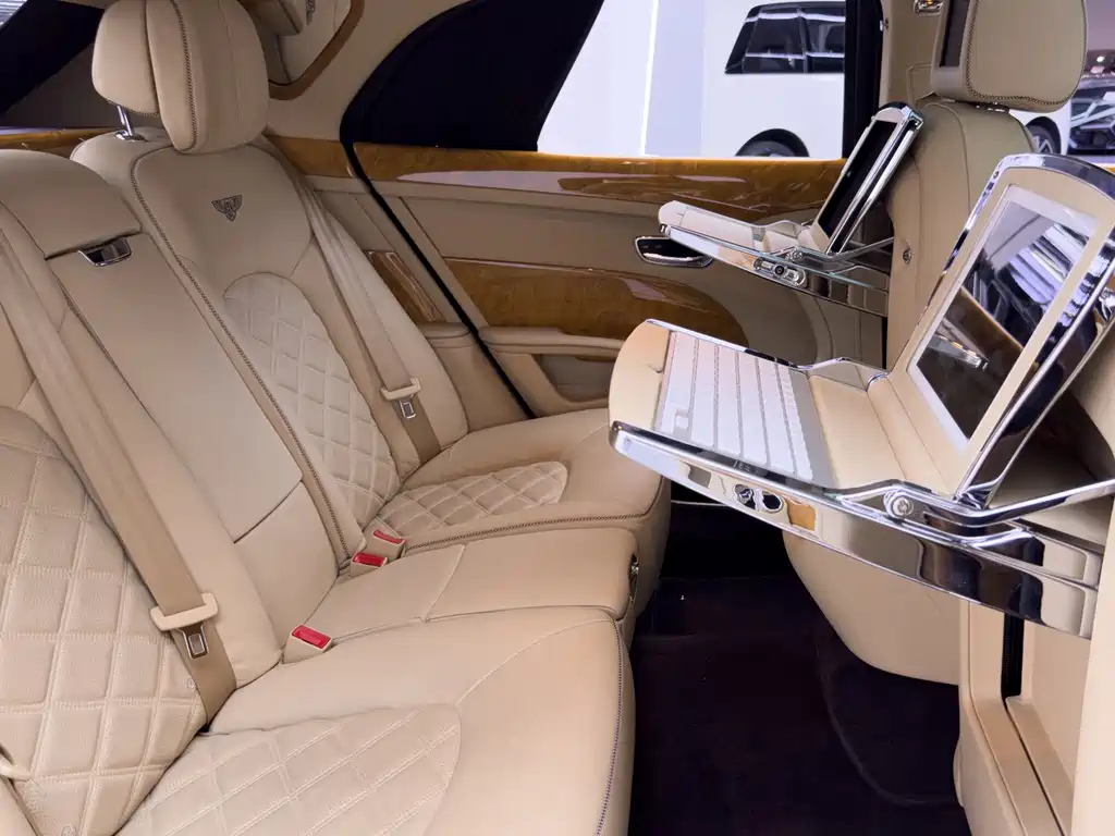 Bentley Mulsanne — миниатюра 32