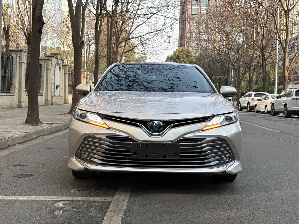 TOYOTA CAMRY