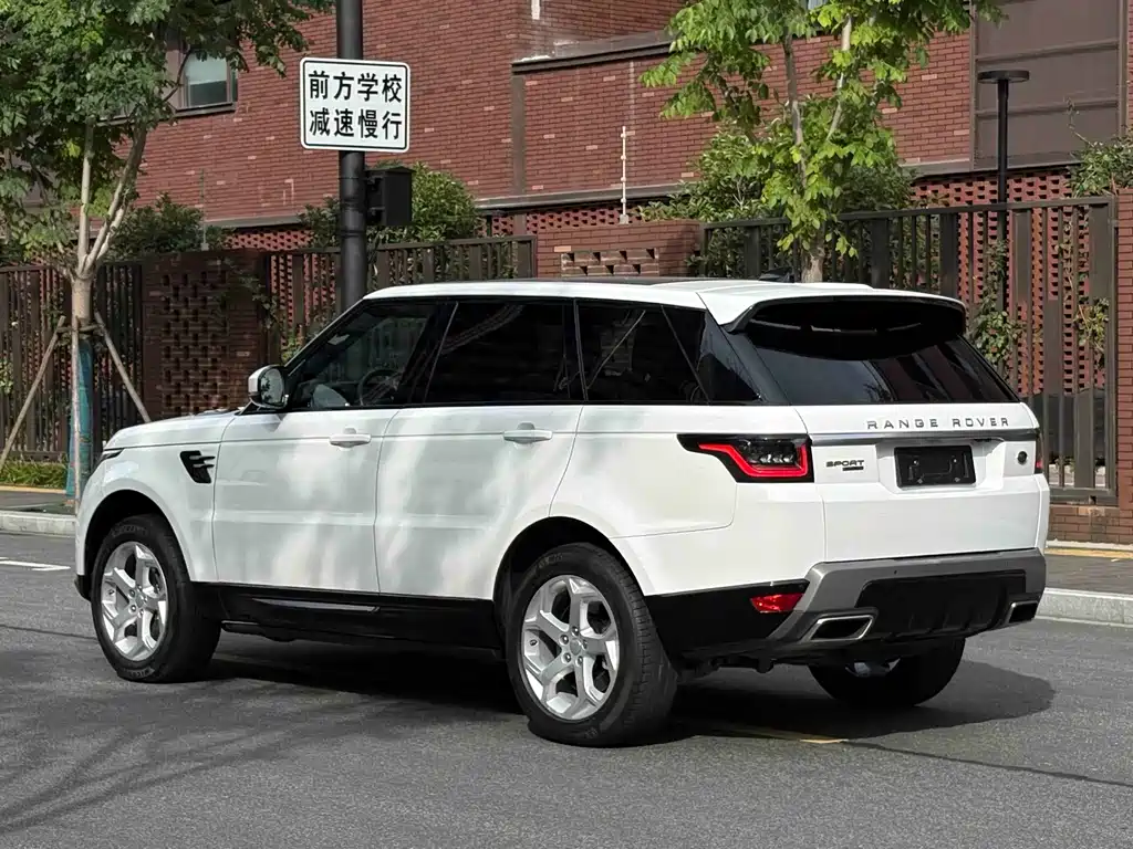 Land Rover Sport PHEV — миниатюра 6