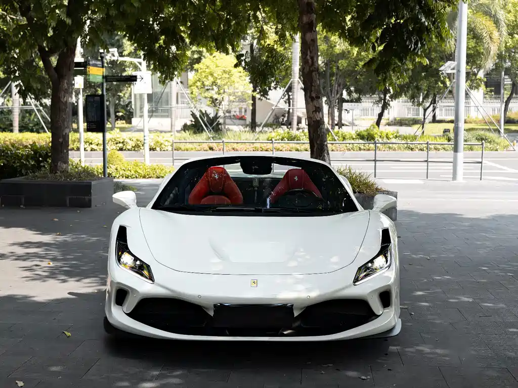 Ferrari F8 — миниатюра 3
